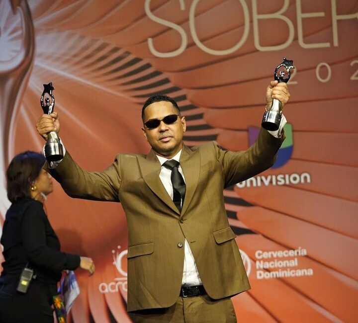 Santiago Matías gana Youtuber del Año y Soberano del Público en Premios Soberano
